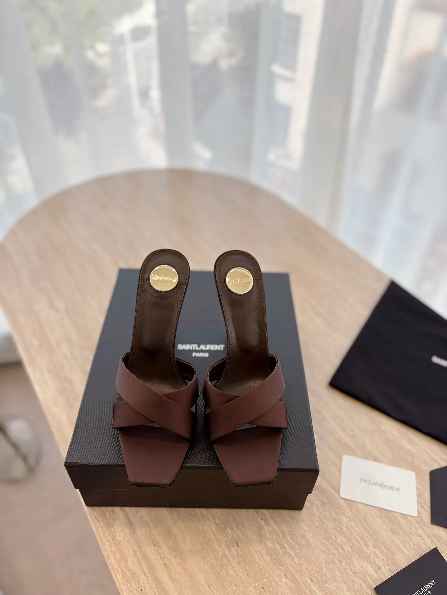 👟👟Ex-factory price 560👟👟 "SAINT LAURENT*" Yves Saint Laurent 25ss/hot YSL high heels and slippers in summer New shoe type·Only YSL understands women's hearts best and does not accept refutation Super invincible feminine artifact, a must-have for women (✅Z products are customized from the whole body, perfect consistency) New last type. Compare the differences between pictures and goods on the market ✔Upper: Customized imported silk ✔Inner lining: imported sheepskin ✔Sole: imported genuine leather outsole ✔Heel height: 10.5cm ✔Number of yards: 35-39 (No refund for 40 pieces of custom-made stock) (Full package)